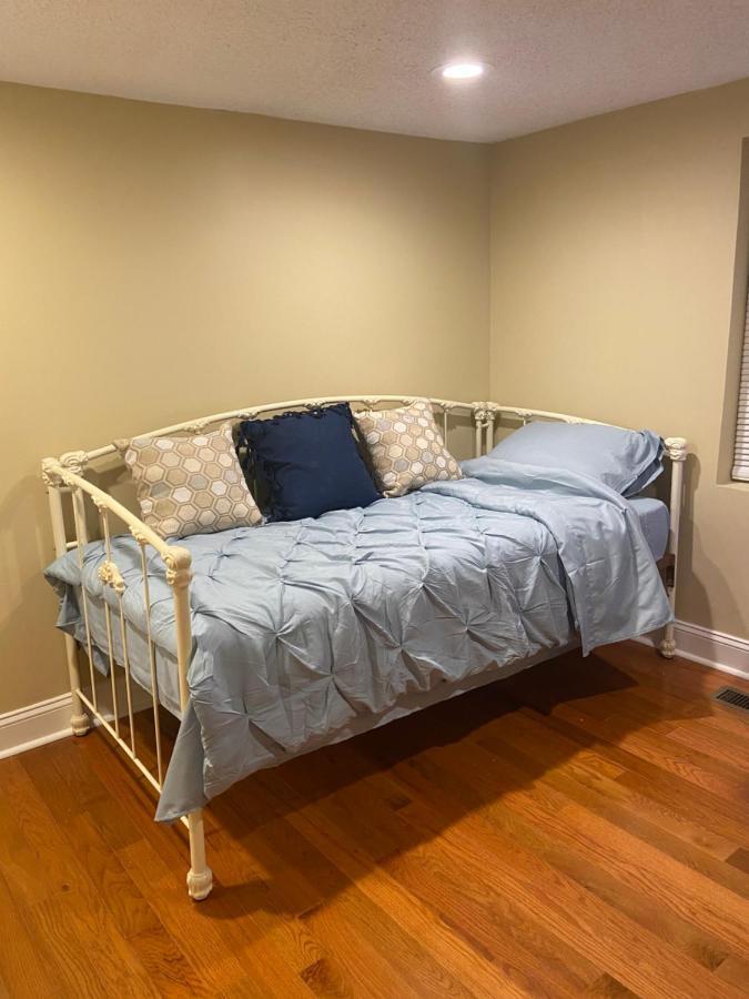 Modern 3-Bedroom, Big Fence Yard, Pets Stay Free Durham Exterior foto